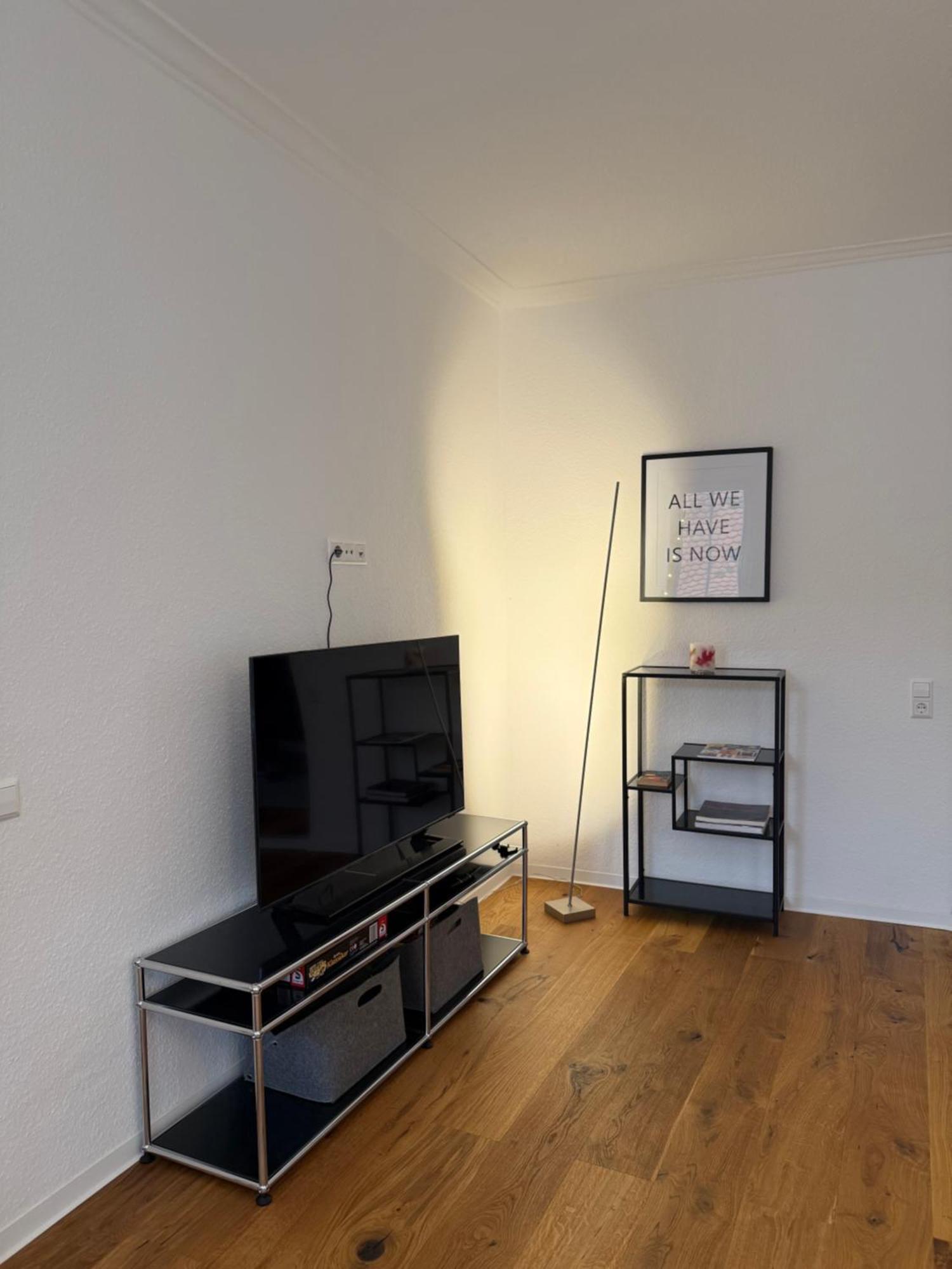 Stylisches Apartment Mit Grossem Tageslichbad Am Marktplatz Leonberg Bagian luar foto