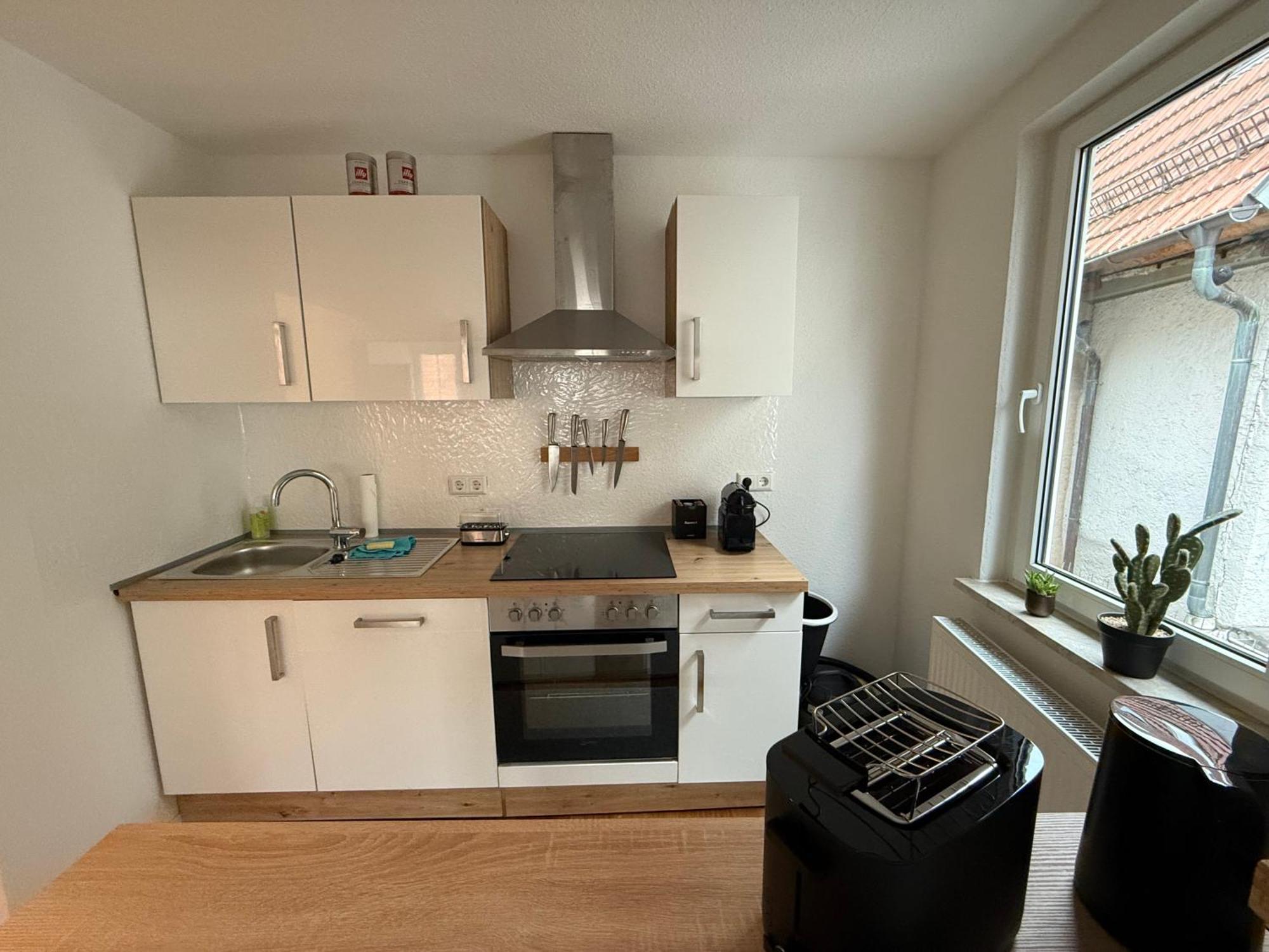Stylisches Apartment Mit Grossem Tageslichbad Am Marktplatz Leonberg Bagian luar foto