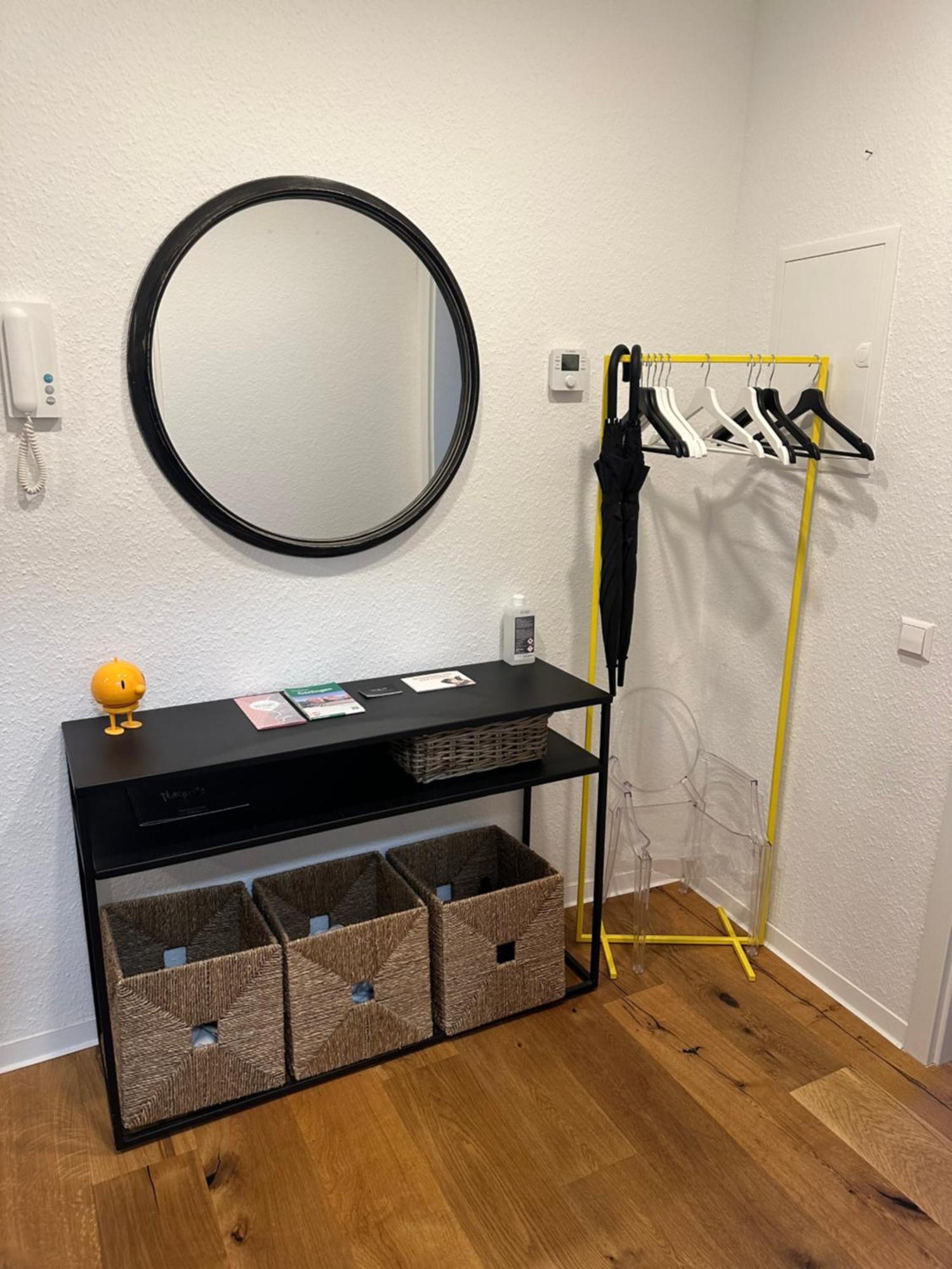 Stylisches Apartment Mit Grossem Tageslichbad Am Marktplatz Leonberg Bagian luar foto