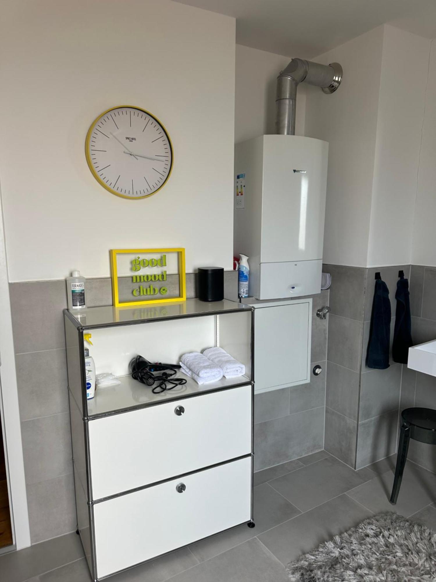 Stylisches Apartment Mit Grossem Tageslichbad Am Marktplatz Leonberg Bagian luar foto